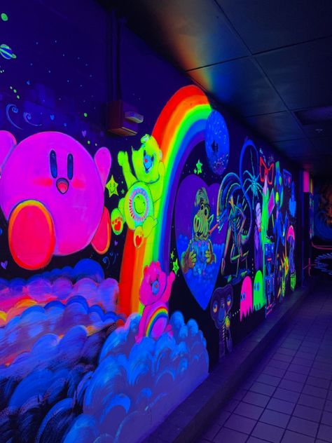 Glow In The Dark Mural, Graffiti Wall Mural, Neon Pop Art, Bedroom Art Painting, Neon Paint, Bohemian Style Decor, Inspo Art, Neon Room, Neon Wall