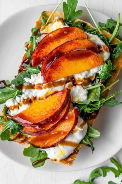 Arugula Toast, Caprese Sandwiches, Burrata Recipes, Burrata Toast, Peach Burrata, Salad With Burrata, Burrata Recipe, Healthy French Toast, Italian Night