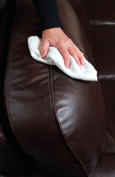 DIY recipe for leather conditioner How To Clean A Leather Sofa, Diy Leather Sofa Cleaner, Leather Cleaner Diy Furniture, Best Way To Clean Leather Couch, Diy Leather Furniture Cleaner, Caring For Leather Furniture, Leather Couch Conditioner Diy, How To Clean A Cloth Couch, How To Clean Leather Furniture