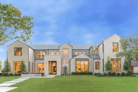 A luxurious modern home with stunning design details in Texas Transitional Modern Exterior, Zillow Homes For Sale, Zillow Homes, Art Studio At Home, Modern Farmhouse Exterior, 5 Bedroom House, Transitional Modern, Farmhouse Exterior, Home Building Design