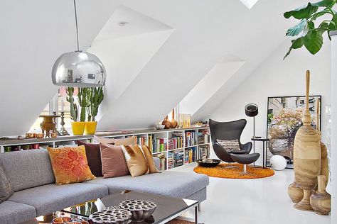 Small Loft Apartment, Attic Conversion, Apartment Chic, Small Loft, Attic Apartment, Selling Your Home, Makeup Rooms, Loft Apartment, Cozy Reading Nook