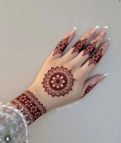 Front Mehndi Design, Simple Mehendi Designs, Henna Designs Wrist, Finger Henna Designs, मेहंदी डिजाइन, Henna Tattoo Designs Hand, Simple Henna Tattoo, Very Simple Mehndi Designs, Simple Mehndi Designs Fingers