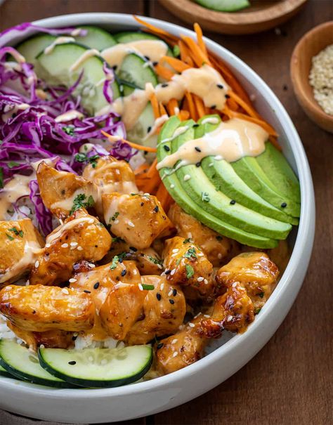 Bang Bang Chicken, Healthy Bowls Recipes, Healthy Bowls, Chicken Bowl, Dinner Bowls, Bang Bang, Bowls Recipe, Healthy Meals, A Bowl