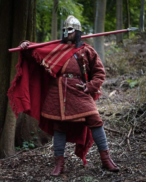 Medieval Reenactment Clothing, Viking Reenactment, Historical Warriors, Medieval Clothes, Viking Costume, Medieval Ages, Viking Clothing, Historical Armor, Ancient Warfare