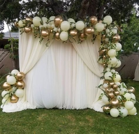 Birthday Balloon Decorations, Instagram Wedding, Balloon Backdrop, 50th Wedding Anniversary, Wedding Balloons, Stage Decorations, Balloon Decorations Party, 50th Wedding, Wedding Stage