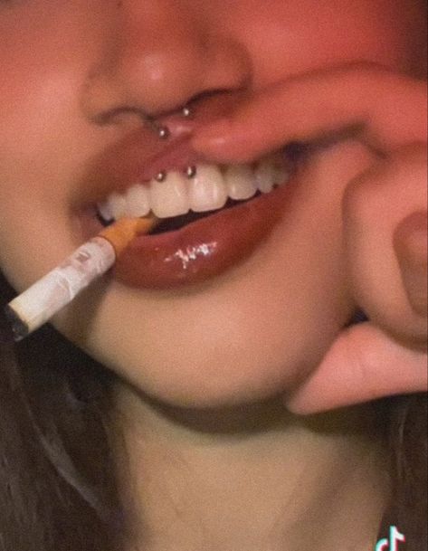 Septum piercing, smiley piercing, ciggrattes, lana del rey core, lipgloss, lipsticks, aesthetic, piercings Smiley Piercing And Septum, Piercing Aestethic, Cute Facial Piercings Lips, Septum And Smiley Piercing, Inside Lip Piercing, Tounge Pericings Aesthetic, Lip Piercings Aesthetic, Smiley Piercing Aesthetic, Eyebrow Piercing Aesthetic