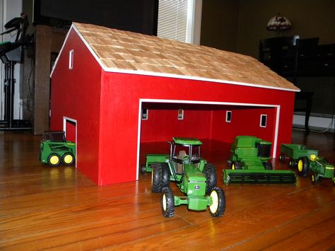 Toy Barn... Great gift idea for a kid that has lots of tractors! Wooden Toy Barn, Kids Barn, Farm Toy Display, Tractor Barn, Toy Barn, Wooden Barn, Hobby Farm, Homemade Toys, Barn Plans