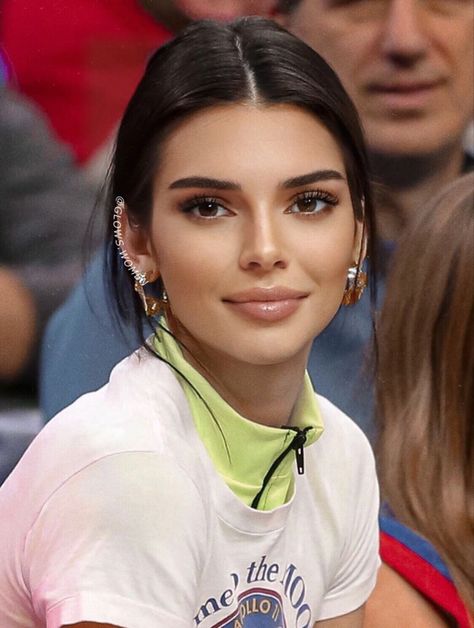 Plastic Surgery, Kendall Jenner, The Picture, Surgery, To Read, Close Up, On Instagram, Instagram