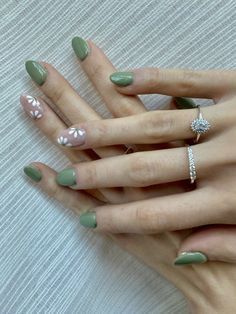 Matcha Green Nails, Bold Nail Art, Nail Painting Tips, Green Toe Nails, Nails With White, Bridal Nails Designs, Green Acrylic Nails, Green Nail Designs, Spring Nail Designs