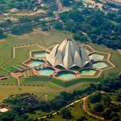 Delhi Tourism - Information about tourist places in Delhi, events & activities, map, attractions in Delhi. Lotus Temple Delhi, Delhi Trip, Delhi Monuments, Delhi Tourism, Delhi City, Lotus Temple, Delhi Travel, Andaman And Nicobar Islands, India Tour