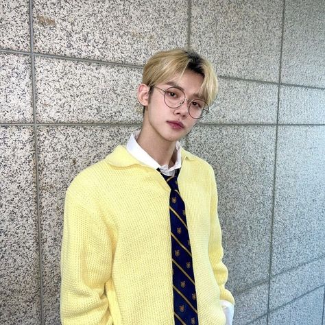 junnie txt update icon #yeonjun #txt #icon Txt Yellow Icons, Yeonjun Yellow Aesthetic, Txt Yellow Aesthetic, Kpop Yellow Aesthetic, Txt Yellow, Yeonjun Pfp, Yellow Aesthetics, Tomorrow X Together On Twitter, Colored Icons