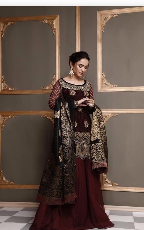 Zainab Chottani, Yumna Zaidi, Pakistani Actors, Fancy Sarees Party Wear, Pakistani Fancy Dresses, Designer Dresses Casual, Fancy Sarees, Cute Love Couple, Bridal Jewelry Sets