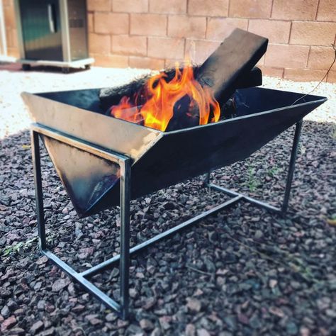 DIY Steel Fire Pit : 23 Steps (with Pictures) - Instructables Diy Metal Fire Pit, Fire Pit Metal, Diy Fire Pit Ideas, Fire Pit Plans, Make A Fire Pit, Fire Pit Landscaping, Metal Fire Pit, Cool Fire Pits, Portable Fire Pits