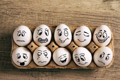 Egg Faces, Easter Egg Competition Ideas, Easter Sunday School, Still Life Pictures, Goofy Drawing, Drawing Faces, Rock Painting Patterns, Cat Art Print, Funny Drawings