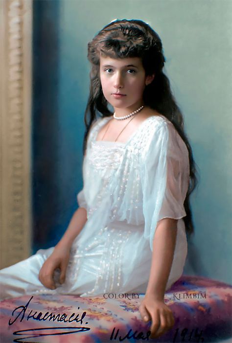 The Color Of Russian History: Beautiful Vintage Colorized Pictures Of The Imperial Russia By Olga Shirnina Grand Duchess Anastasia, Olga Romanov, Anastasia Nikolaevna, Romanov Sisters, Anastasia Romanov, Alexandra Feodorovna, Bathing Costumes, Romanov Dynasty, Tsar Nicholas Ii