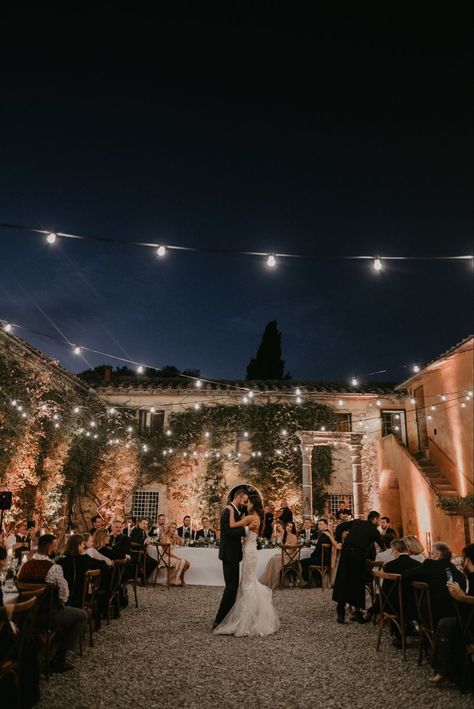 Courtyard Wedding, Destination Wedding Italy, Europe Wedding, Wedding Dress Organza, Aline Wedding Dress, Dream Wedding Venues, Tuscan Wedding, Villa Wedding, European Wedding