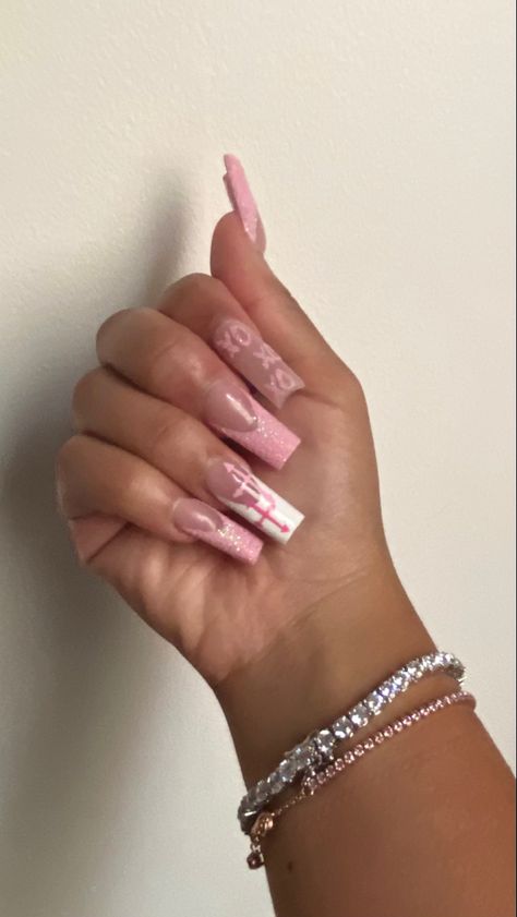 Heart Nails Tutorial, Chrome Heart Nails, Pink Chrome Nails, Diy Acrylic Nails, Simple Acrylic Nails, Work Nails, Soft Nails, Square Acrylic Nails, Heart Nails