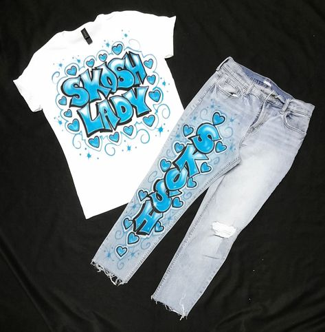 Painting Pants Ideas, Airbrush Jeans, Airbrush Clothes, Jeans With Chains, Pants Custom, Airbrush Designs, Birthday Outfit For Women, 21st Birthday Photoshoot, Senior Photo Outfits