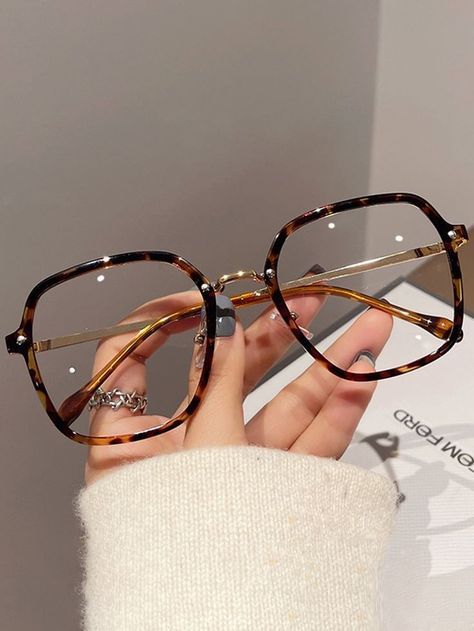 Fashionable Eyeglasses, Glasses For Face Shape, Classy Glasses, Fancy Glasses, Funky Glasses, Women Eyeglasses, Geometric Frame, Fashion Eye Glasses, Clear Glasses