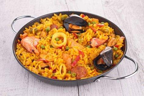 Paella Recept, Paella Party, Easy Paella, Paella Recipe, National Dish, Mocktails, Fish Recipes, Seafood Recipes, Yummy Dinners