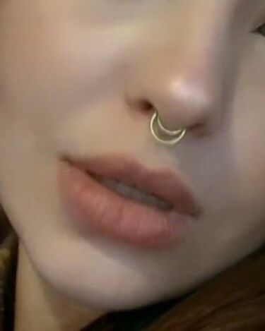 Septum Jewelry Aesthetic, Septum Piercing Jewelry Unique, Septum Aesthetic, Septum Piercing Aesthetic, Piercing Aesthetic, Septum Piercing Jewelry, Piercing Inspo, Septum Piercings, Cute Piercings