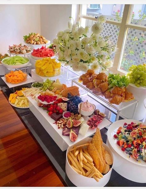 Food Display Table, Wedding Instagram, Party Food Buffet, Catering Ideas Food, Party Food Platters, Charcuterie Recipes, Catering Food, Food Displays, Buffet Food