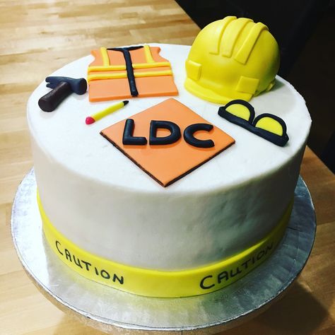 Jw Cakes Ideas, Jw Ldc Gifts, Jw Party Ideas, Ldc Jw Gifts, Ldc Gifts, Realistic Cakes, Dinner Gifts, Jw Pioneer Gifts, Beautiful Cake Designs