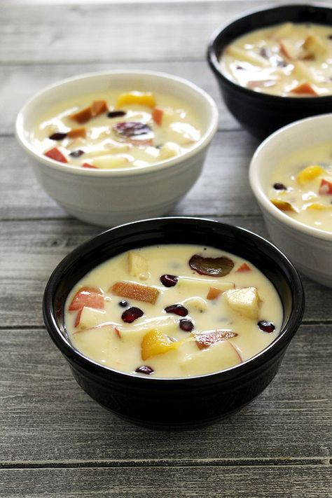 Fruit custard recipe (How to make fruit custard), Fruit custard salad recipe Indian Fruit Salad Recipe, Fruit Custard Recipe, Custard Recipe Easy, Punjabi Recipes, Easy Custard, Fruit Desserts Easy, Fruit Custard, Best Fruit Salad, Diwali Recipes