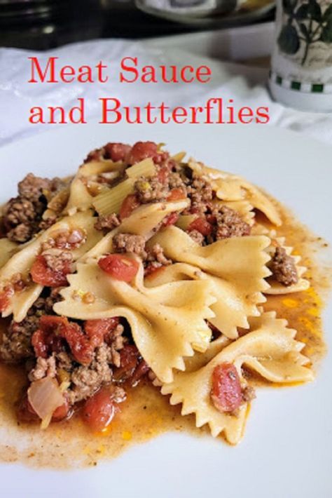 Butterfly Pasta, Food Recipes Easy, Pasta Noodles, Meat Sauce, Recipes Easy, Pasta Dishes, Home Cooking, Easy Recipes, Ground Beef