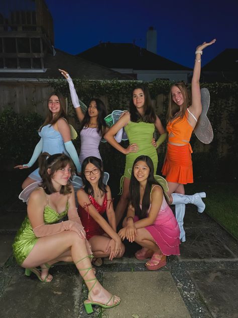 7 People Costume Ideas, Winx Halloween Costume Group, Group Halloween Costumes 7 People, Winx Group Costume, Carnaval Costume Group, 7 People Halloween Costumes, Disfraz Winx Club, Hollowing Costumes, Winx Halloween Costume