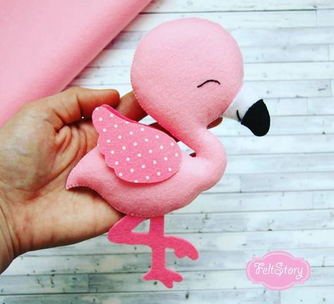 Felt Flamingo, Pink Baby Mobile, Nursery Mobile Girl, Elephant Baby Mobile, Flamingo Plush, Gold Mobile, Flamingo Nursery, Flamingo Craft, Flamingo Ornament