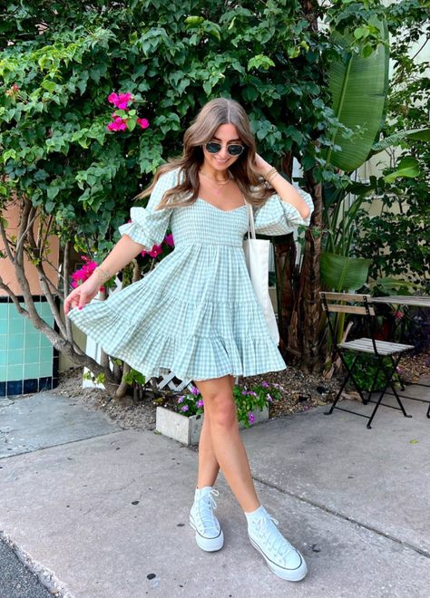 Cute Dresses Women, Cute Trendy Dresses Long, Birthday Poses In Frock, Summer Flowy Dresses Sundresses, Cotton Western Dresses Summer, Casual Dress Photoshoot Ideas, Fashion Inspo Outfits Summer Dresses, Poses On One Piece Dress Short, Float Summer Dresses