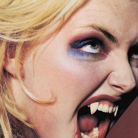 Sondra Meszaros | NO more Capricorn moons  🔪🌕🔪 Sophie Dahl 🩸🩸🩸 Peter Robathan from The Face, August 1997. | Instagram Vampire Photo, Sophie Dahl, The Face Magazine, Halloween Makeup Inspiration, Famous Monsters, Arte Cyberpunk, Human Poses Reference, Pose Reference Photo, Drawing Poses