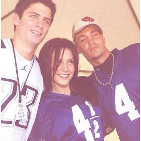 Oth Cast, Brooke And Lucas, One Tree Hill Brooke, 2000s Tv Shows, One Tree Hill Cast, One Tree Hill Quotes, James Lafferty, Lucas Scott, Michael Murray