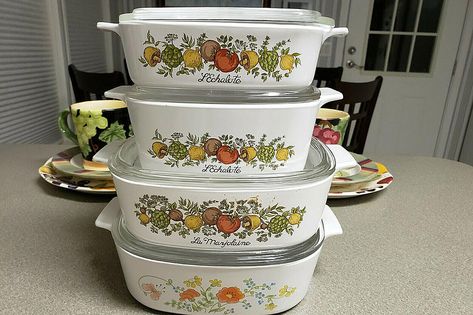 Vintage Pyrex Collection, Corningware Vintage, Vintage Pyrex Patterns, Vintage Dishes Antiques, Vintage Pyrex Dishes, Vintage Corningware, Pyrex Patterns, Pyrex Collection, Vintage Dishware