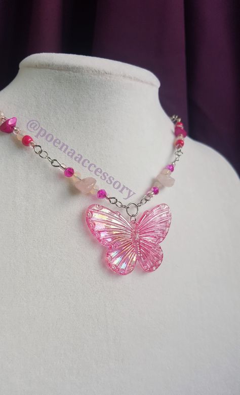 Barbie Core Jewelry, Barbie Necklace Aesthetic, Y2k Pink Jewelry, Jewelry Design Shop, Y2k Style Pink Beaded Necklace, Handmade Butterfly Fairycore Necklaces, Fairycore Beaded Necklace, Handmade Pink Harajuku Style Necklace, Handmade Pink Butterfly Necklace