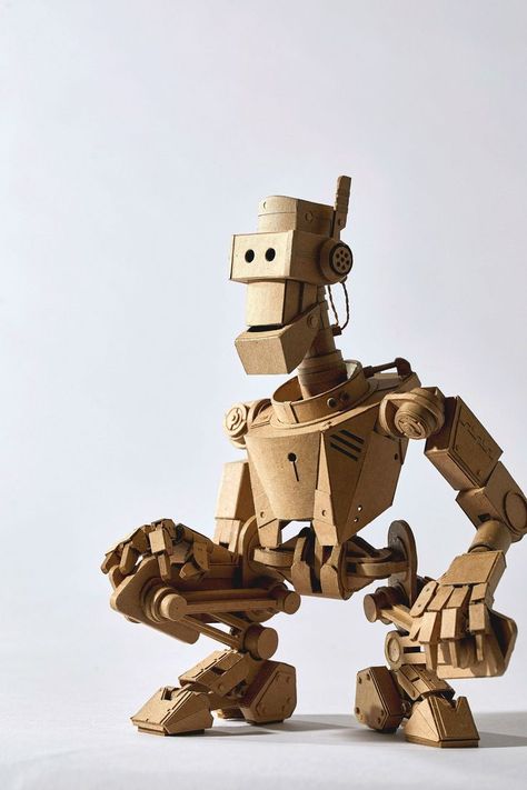 Blender Inspiration, Robot Inspiration, Arte Madi, Robot Ideas, Cardboard Art Sculpture, Cardboard Robot, Cardboard Ideas, Wooden Robot, Robot Game