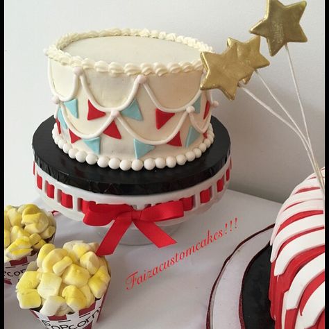 Carnival smash cake! Carnival Smash Cake, Circus Theme Cakes, Cake Themes, Carnival Baby Showers, Vintage Circus Party, Circus Cake, Carnival Themed Party, Twin First Birthday, Carnival Birthday