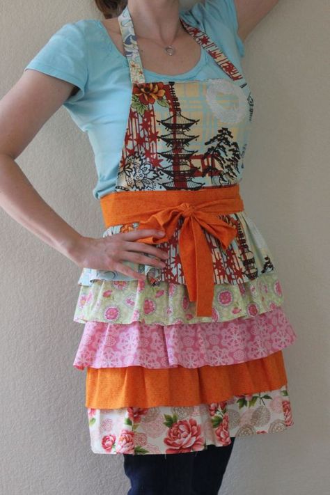 Frilly Apron pattern Frilly Apron, Kid Apron, Apron Pattern Free, Apron Tutorial, Ruffle Apron, Wrap Dress Pattern, Apron Pattern, Retro Apron, Japanese Sewing