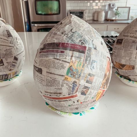 Giant Paper Mache, Paper Mache Balloon, Papier Mache Eggs, Homemade Pinata, Giant Easter Eggs, Paper Mache Easter, Paper Mache Eggs, Making Paper Mache, Paper Mache Projects