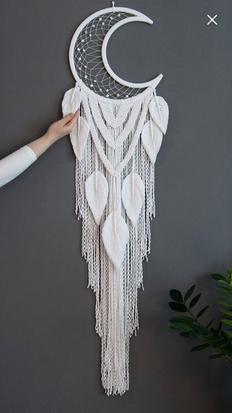 Feather Project, فن النسيج, Simpul Makrame, Dream Catcher Patterns, Macrame Chairs, Pola Macrame, Macrame Wall Hanging Tutorial, Macrame Plant Hanger Tutorial, Macrame Dream Catcher