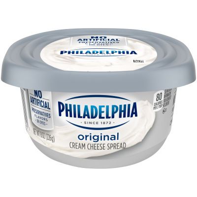 Philadelphia Mini Cheesecakes, Layered Pumpkin Cheesecake, Philadelphia Recipes, Bacon Wrapped Jalapeno Poppers, Cream Cheese Spread, Philadelphia Cream Cheese, Classic Cheesecake, Easy Cheesecake Recipes, Cream Cheese Spreads