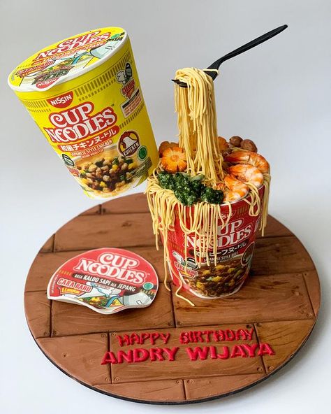 Instant noodles by Dsweetcakery Comic Cake, Cake Recipes Easy, Gravity Defying Cake, Realistic Cakes, Desserts Cake, Fathers Day Cake, Decoration Cake, 3d Cakes, Recipes Cake