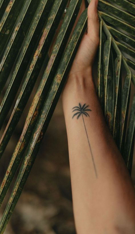 Palm Frond Tattoos, Palm Tattoo Design, Fine Line Palm Tree Tattoo, Tropical Tattoos For Women, Palm Trees Tattoo, Tree Tattoo Finger, Tattoo Palm Tree, Relax Tattoo, Hawaii Tattoo