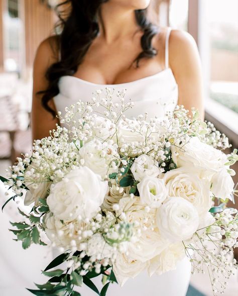 Fluffy White Bridal Bouquet, White Rose And Baby’s Breath Bride Bouquet, White Bridal Bouquet Elegant, White Bride Bouquet With Greenery, Large White Bouquet, Mixed White Flower Bouquet, Big White Bouquet, Large White Bridal Bouquet, Big White Wedding Bouquet