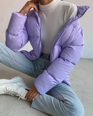 Purple Puffer Jacket Outfit, Purple Jacket Outfit, Purple Puffer Jacket, Best Puffer Jacket, Adrette Outfits, Puffer Jacket Outfit, Outerwear Women Winter, Jacket Outfit Women, Tennis Skirt Outfit