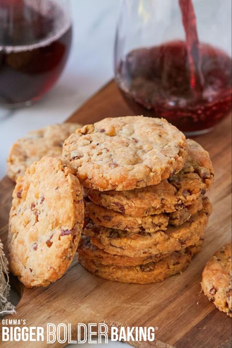 Savory Shortbread, Gingerbread Shortbread, Savory Biscuits, Pecan Recipe, Shortbread Cookies Recipe, Pecan Shortbread Cookies, Pecan Shortbread, Savoury Biscuits, Cheese Straws