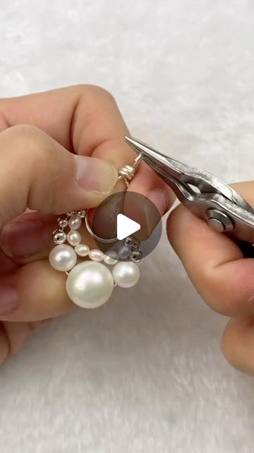 Mqh on Instagram: "Get ready to unleash your creativity with this DIY pearl necklace project! 🌸✨ Transform ordinary pearls into a stunning piece of jewelry that reflects your personal style. Whether you prefer a classic, minimalist design or a statement piece, this DIY tutorial has got you covered. Follow along step-by-step and create a jewelry that will turn heads wherever you go. Share your finished masterpiece using #DIYPearlNecklace and inspire others to embrace their inner artist! ✨🎨 💫 #DIYJewelry #PearlLovers #HandmadeWithLove" Jewelry Making Tutorials Step By Step, Diy Earrings Pearl, Diy Pearl Necklace, Pearl Jewelry Design, Diy Jewlery, Pearl Necklace Designs, Pearls Diy, Beaded Crochet, Wire Work Jewelry