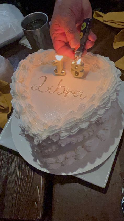 Libra Cake Ideas, Libra Birthday Cake, Libra Cake, Cupcakes For Birthday, Birthday Ideas Outfits, Heart Shaped Birthday Cake, Sixteen Birthday Party Ideas, Hbd To Me, Royal Cakes