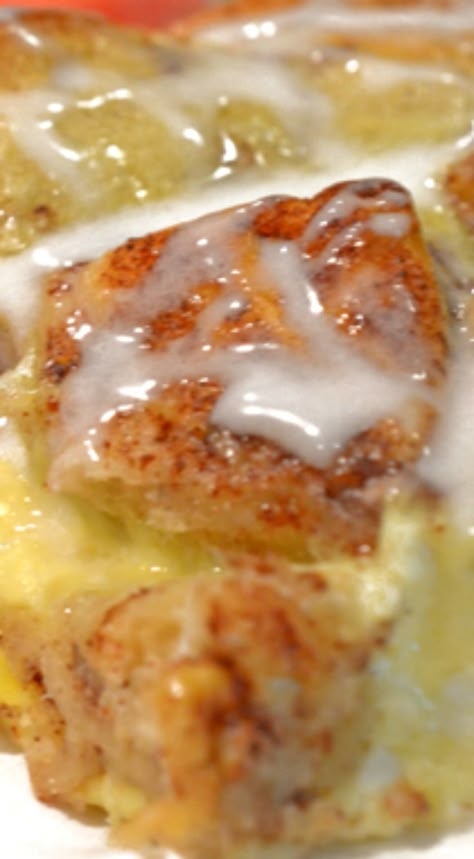 Cinnamon Roll Egg Casserole, Cinnamon Roll Egg Bake, Cinnamon Roll Can Recipes, Breakfast Crescent Roll Recipes, Canned Cinnamon Roll Ideas, Freezer Dough, Breakfast Casserole With Cinnamon Rolls, Breakfast Crescent, Cinnamon Roll Crust